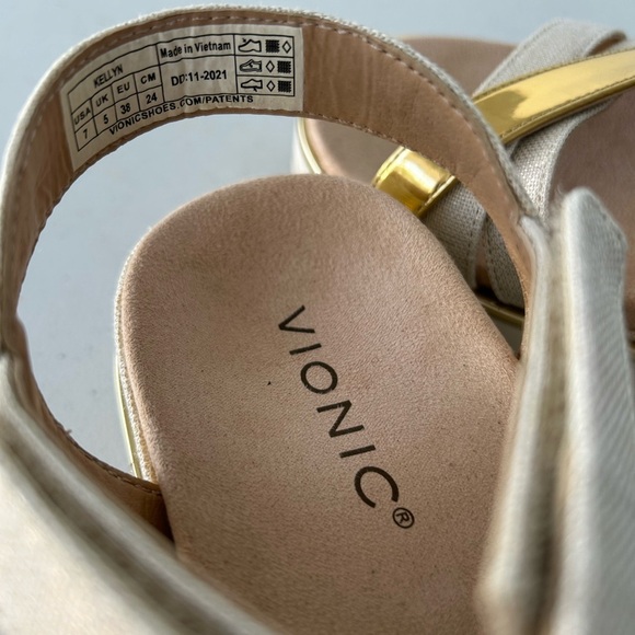 Vionic!-Kellyn Criss Cross Strapy Velcro, Women's White and Gold Sandals Size 7 - Picture 6 of 6